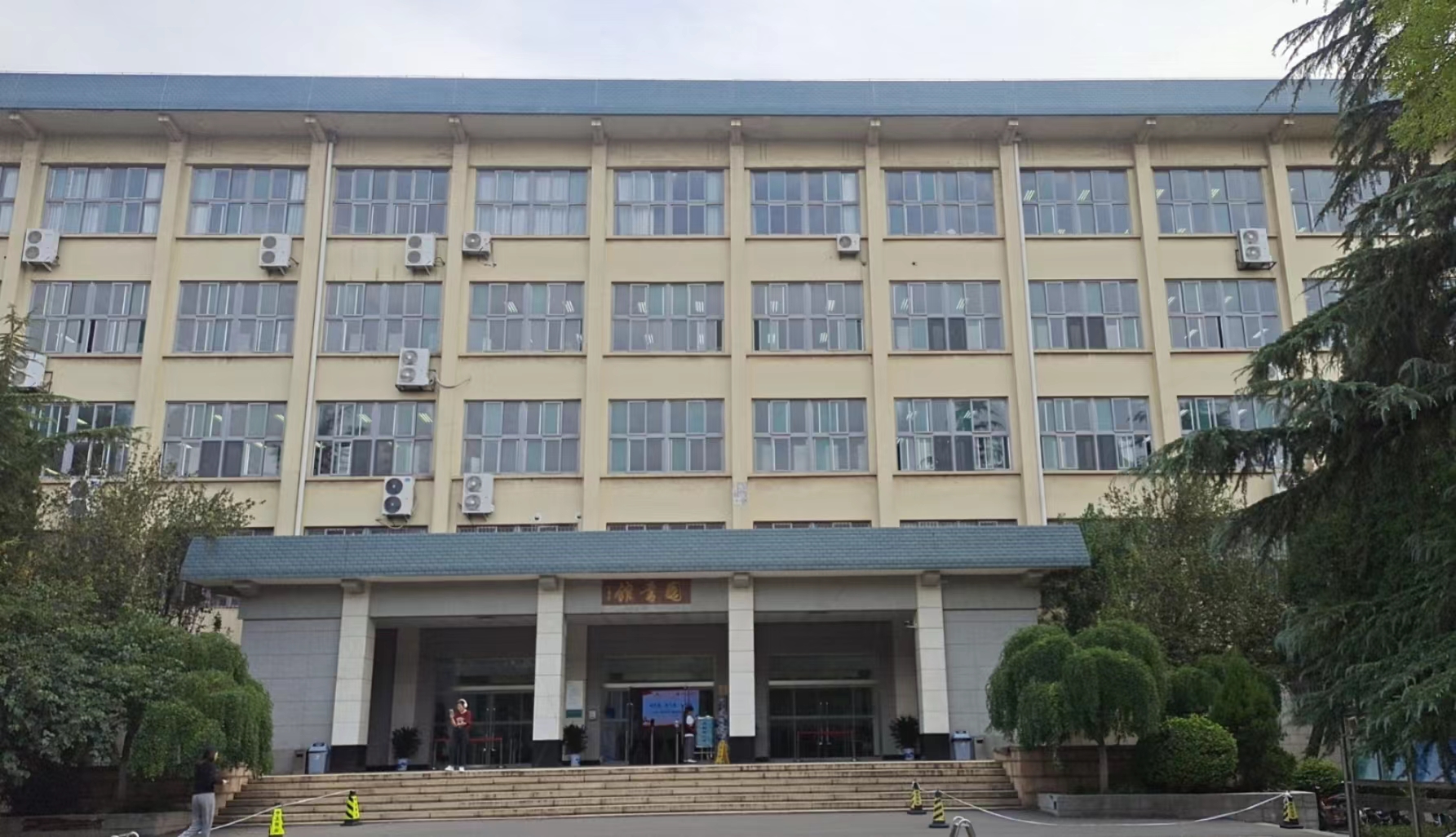 1695456702818599.jpg 5.jpg